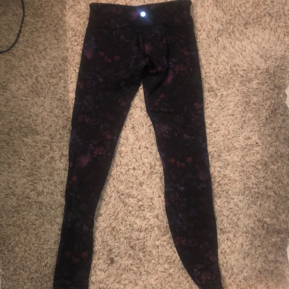 Lulu Lemon Leggings - Picture 3 of 4